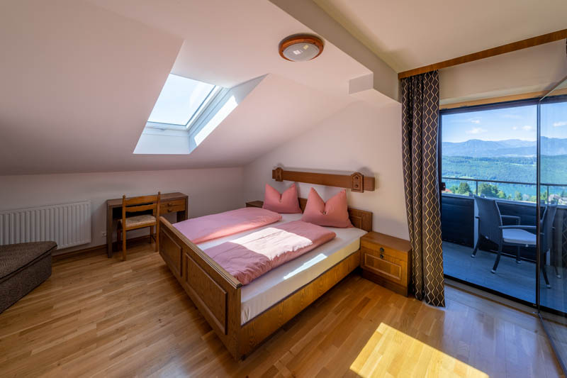Zimmer 1 mit Balkon